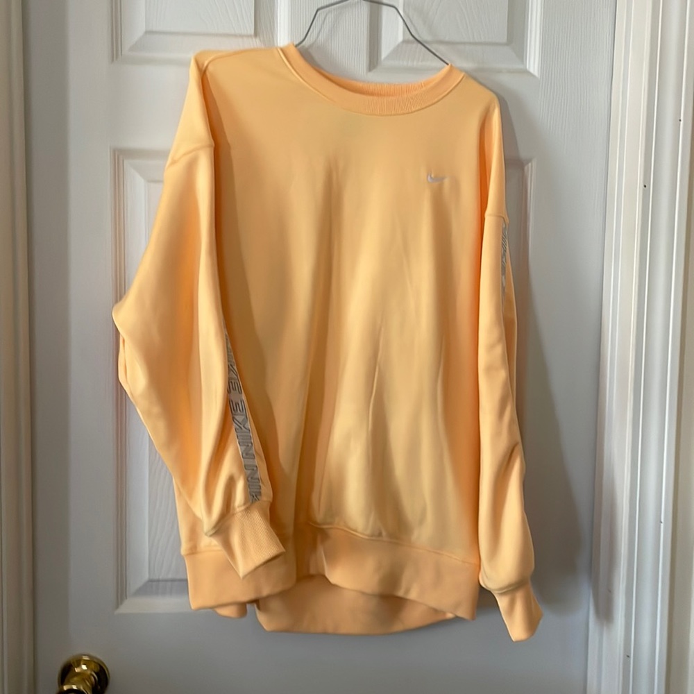 Coral/peach Nike pullover